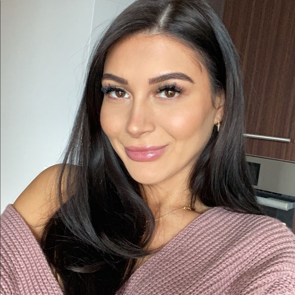 Meet your Posher, Katarina - Picture 1 of 1